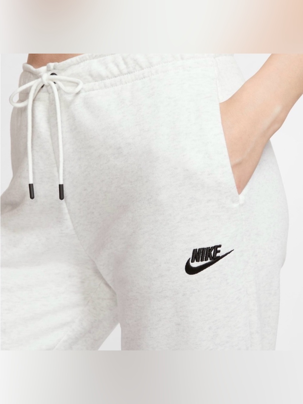 Nike Women’s Heather Gray Sportswear Club Fleece Joggers